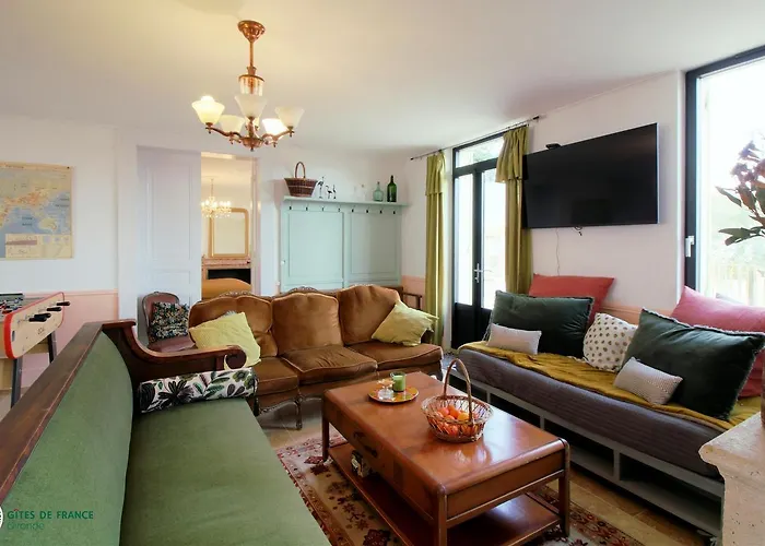 Holiday home La Caquetoire Les Eglisottes-et-Chalaures